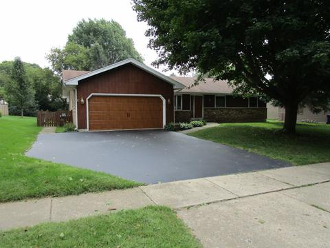 905 Carriage Dr, Algonquin, IL 60102 photo 1