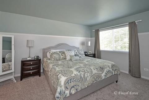 300 Highbridge Trl, Mchenry, IL 60050 photo 9