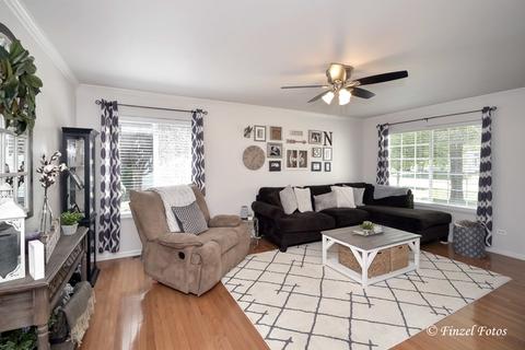 300 Highbridge Trl, Mchenry, IL 60050 photo 3