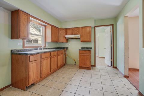 3505 Sangamon St, Steger, IL 60475 photo 4