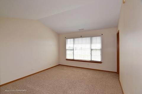 675 E Willow St, Elburn, IL 60119 photo 16