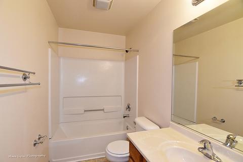 675 E Willow St, Elburn, IL 60119 photo 24