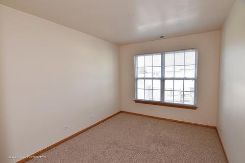 675 E Willow St, Elburn, IL 60119 photo 22