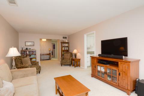 2075 Creekside Dr #2-2, Wheaton, IL 60187 photo 5