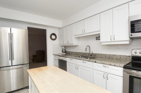 2075 Creekside Dr #2-2, Wheaton, IL 60187 photo 12