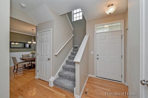 203 Garden Dr, Elgin, IL 60124 photo 4