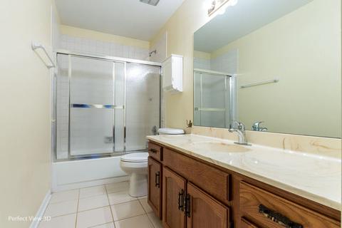 1005 Pear Tree Ln, Wheeling, IL 60090 photo 16