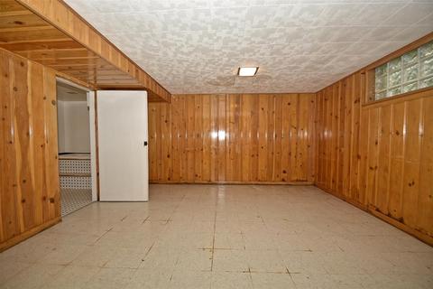10055 S Forest Ave, Chicago, IL 60628 photo 17