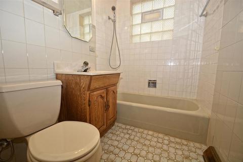 10055 S Forest Ave, Chicago, IL 60628 photo 7