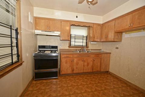 10055 S Forest Ave, Chicago, IL 60628 photo 11