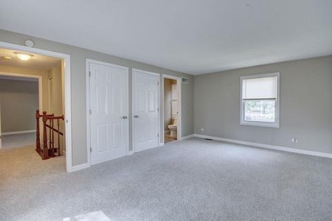 2095 Danbury Pl, Hoffman Estates, IL 60169 photo 9