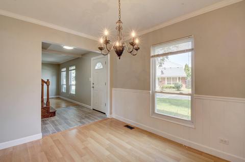 2095 Danbury Pl, Hoffman Estates, IL 60169 photo 5