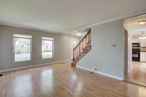 2095 Danbury Pl, Hoffman Estates, IL 60169 photo 3