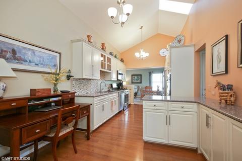1065 Bradford Ct, Elgin, IL 60120 photo 5