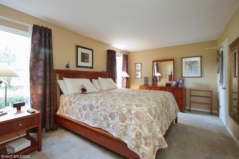 1065 Bradford Ct, Elgin, IL 60120 photo 8