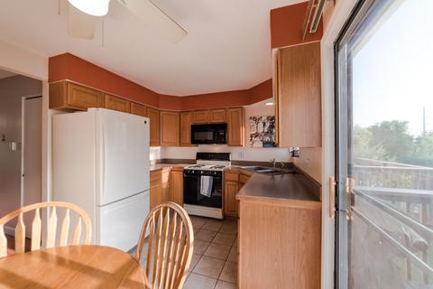 410 Echo Ln #4, Aurora, IL 60504 photo 2