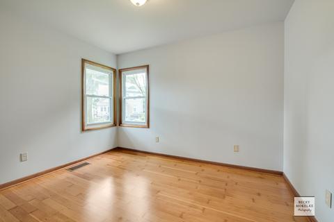 69 E Jackson St, Oswego, IL 60543 photo 8