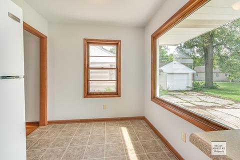 69 E Jackson St, Oswego, IL 60543 photo 6