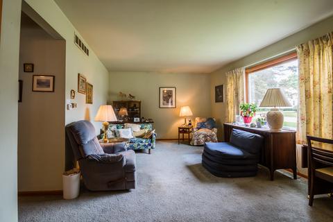 667 Ludlow Ave, Elgin, IL 60120 photo 4
