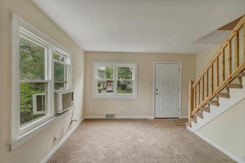 121 E Pineview Dr, Round Lake Park, IL 60073 photo 2