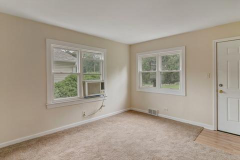 121 E Pineview Dr, Round Lake Park, IL 60073 photo 5