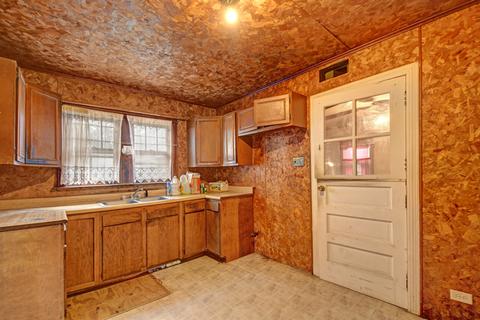 7900 W 71st St, Bridgeview, IL 60455 photo 8