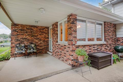 908 S Robert Dr, Mount Prospect, IL 60056 photo 17