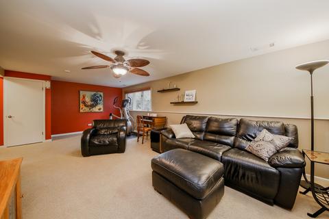 908 S Robert Dr, Mount Prospect, IL 60056 photo 14