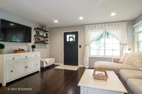 708 N Stephen Dr, Palatine, IL 60067 photo 3
