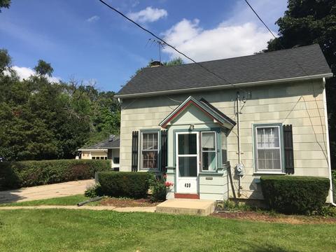 439 S Liberty St, Elgin, IL 60120 photo 2