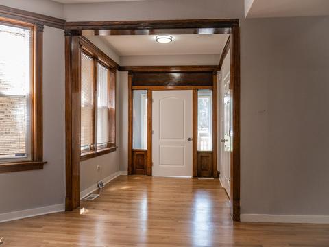 1514 E 69th Pl, Chicago, IL 60637 photo 4
