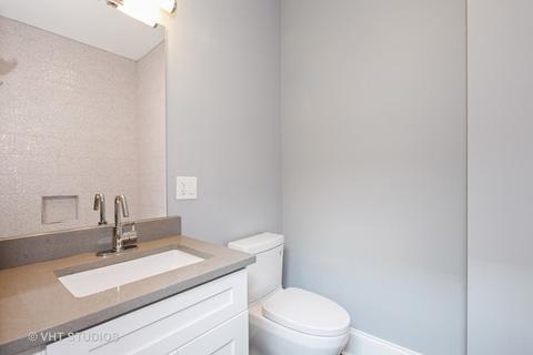 438 E 46th St, Chicago, IL 60653 photo 17