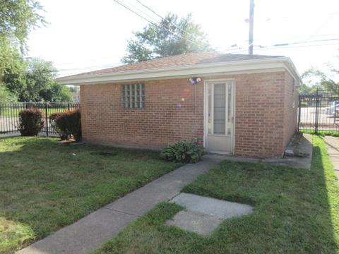 10956 S Emerald Ave, Chicago, IL 60628 photo 23