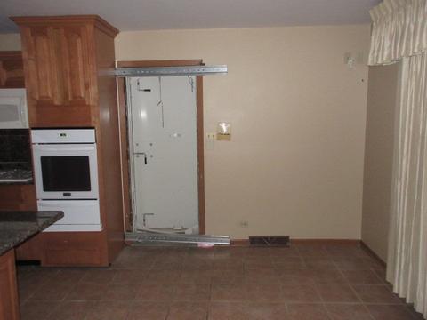 10956 S Emerald Ave, Chicago, IL 60628 photo 4