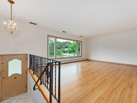 711 Pinecroft Dr, Roselle, IL 60172 photo 9