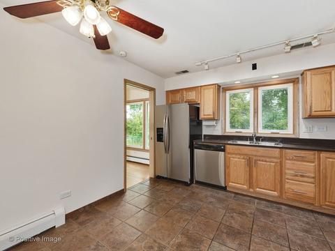 711 Pinecroft Dr, Roselle, IL 60172 photo 7