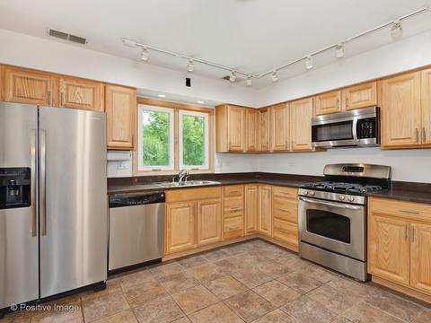 711 Pinecroft Dr, Roselle, IL 60172 photo 6