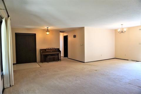 802 E Summer St, Paxton, IL 60957 photo 7