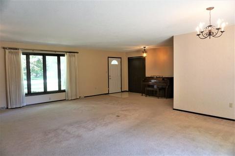 802 E Summer St, Paxton, IL 60957 photo 8