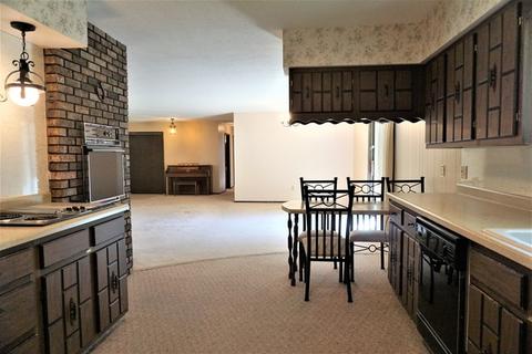 802 E Summer St, Paxton, IL 60957 photo 11
