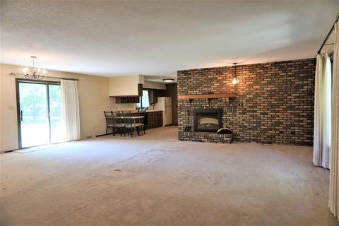 802 E Summer St, Paxton, IL 60957 photo 6