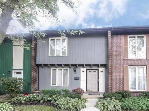 9 Kensington Loop, Elgin, IL 60123 photo 1