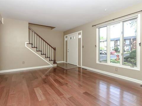 9 Kensington Loop, Elgin, IL 60123 photo 3