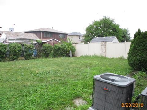 7960 W 80th Pl, Bridgeview, IL 60455 photo 3