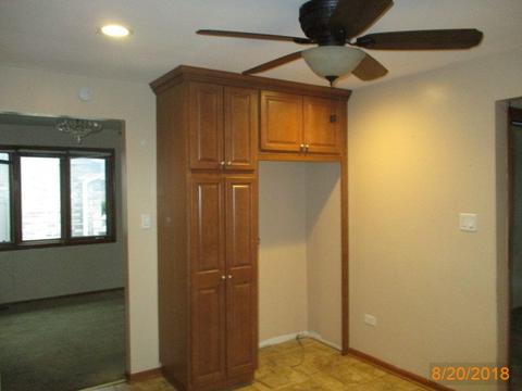 7960 W 80th Pl, Bridgeview, IL 60455 photo 9