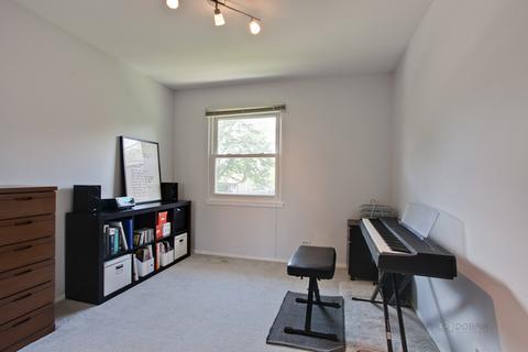 1980 Brookside Ln, Hoffman Estates, IL 60169 photo 21