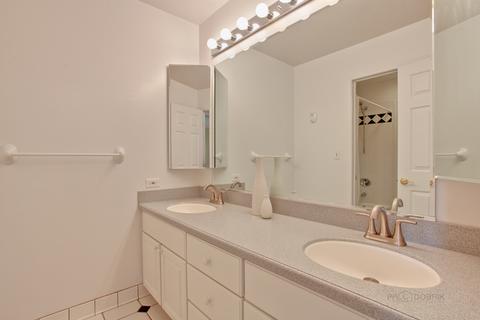 1980 Brookside Ln, Hoffman Estates, IL 60169 photo 13