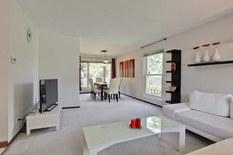 1980 Brookside Ln, Hoffman Estates, IL 60169 photo 9