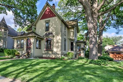 163 Hill Ave, Elgin, IL 60120 photo 1