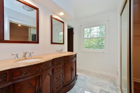 952 Suffield Ter, Northbrook, IL 60062 photo 8